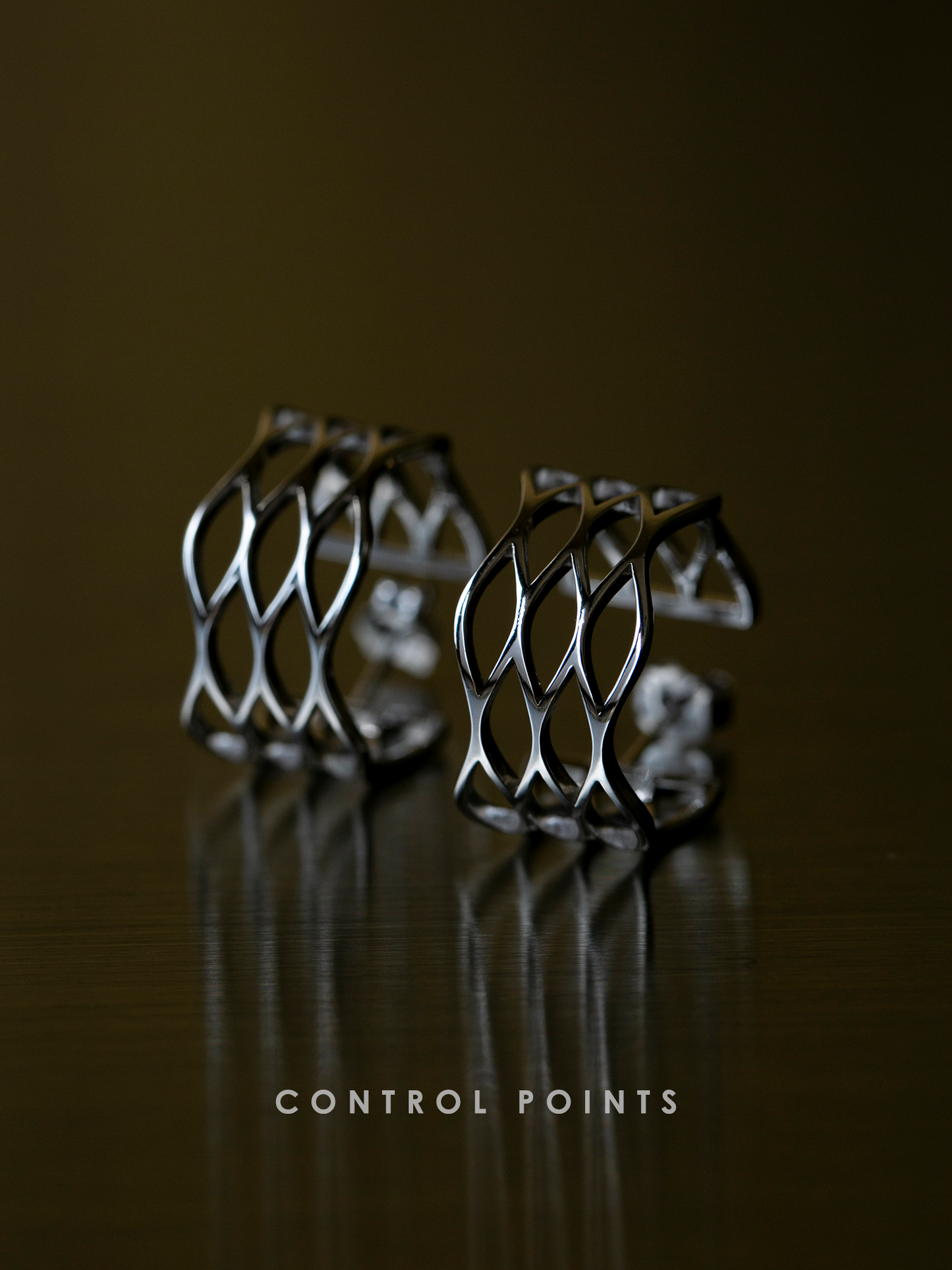 TROVE & TONE CIRCULAR GRID MESH EARRING  |  TROVE & TONE