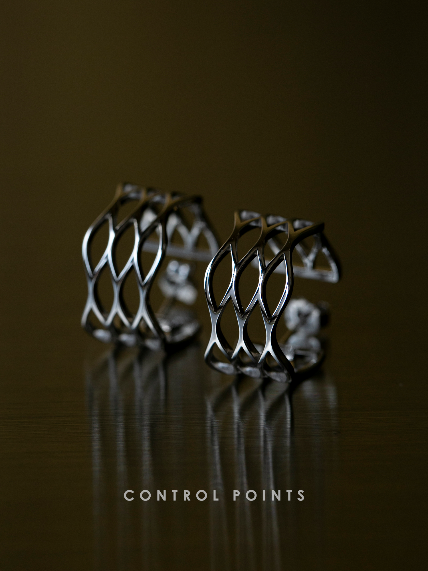 TROVE & TONE CIRCULAR GRID MESH EARRING  |  TROVE & TONE
