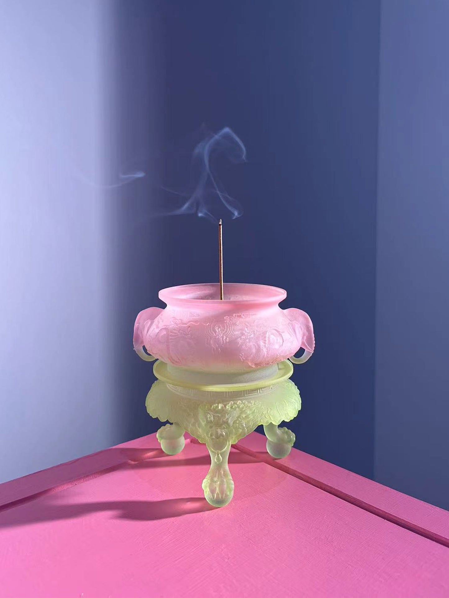livarié flower TWIN ELEPHANT CENSER PINK GREEN  |  TROVE & TONE