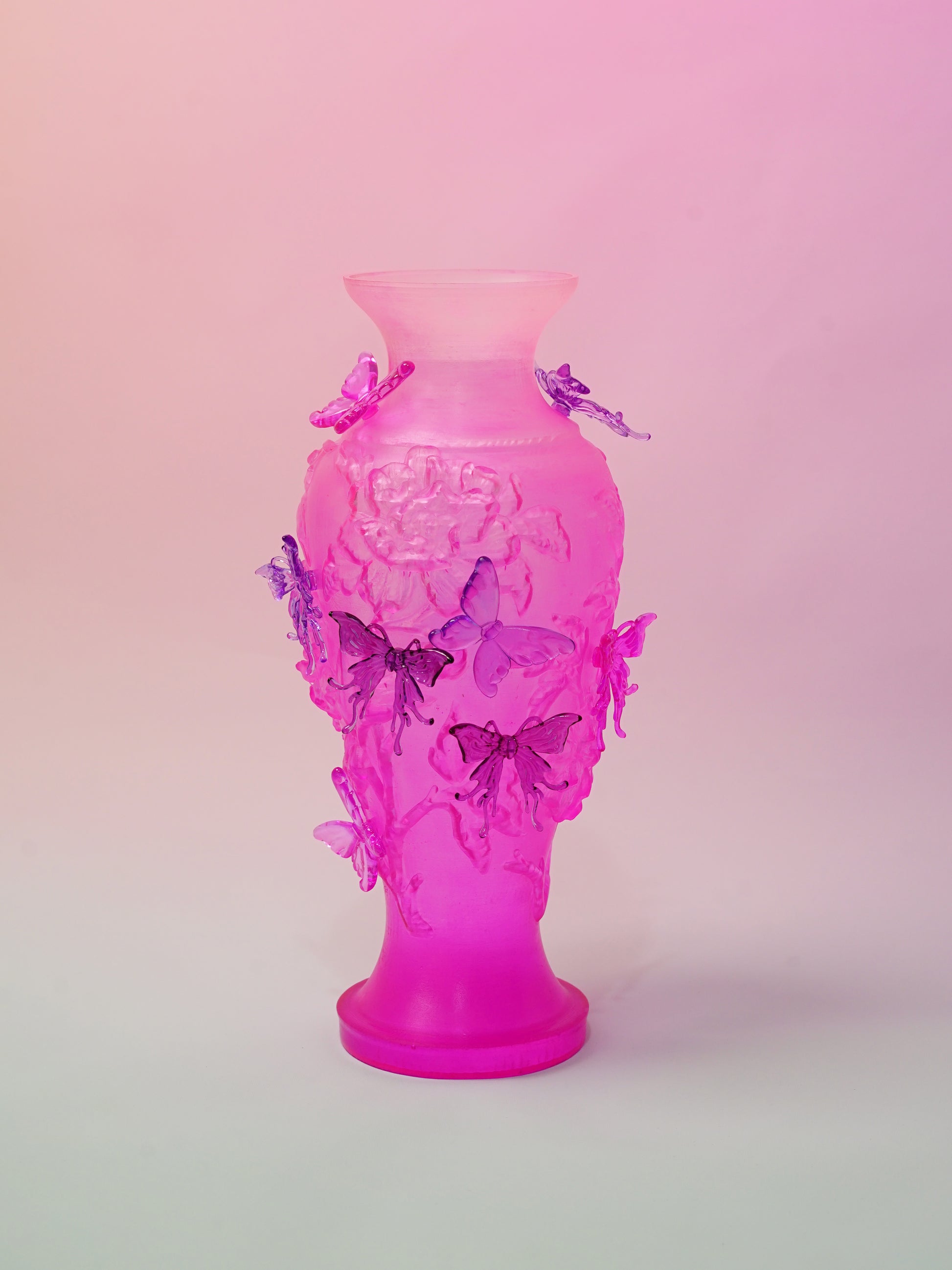 livarié flower Barbie Pink Large Papillon Vif Vase  |  TROVE & TONE