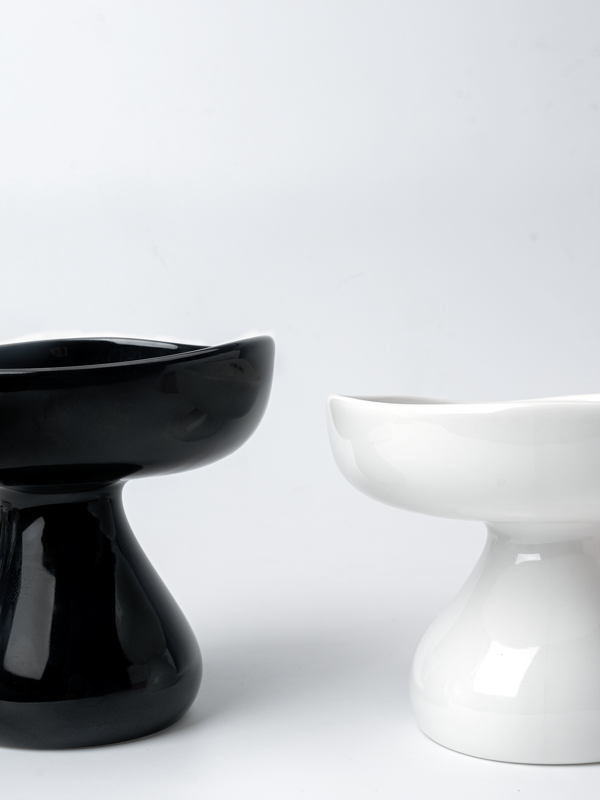 MONOCHROME CERAMIC ELEVATED PET BOWL