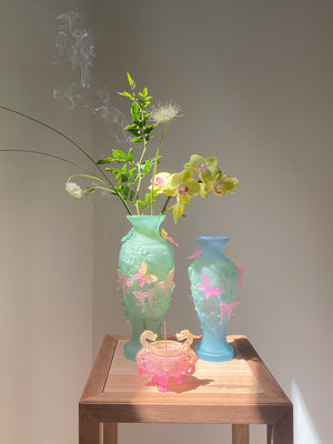 livarié flower Green Papillon Vif Vase  |  TROVE & TONE