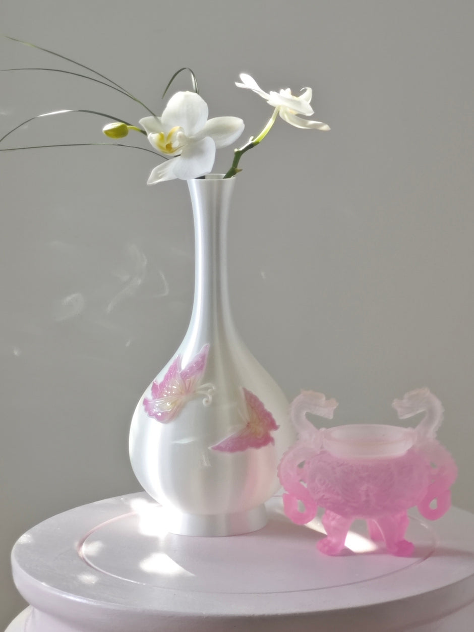 livarié flower Jade Drop Papillon Vase  |  TROVE & TONE