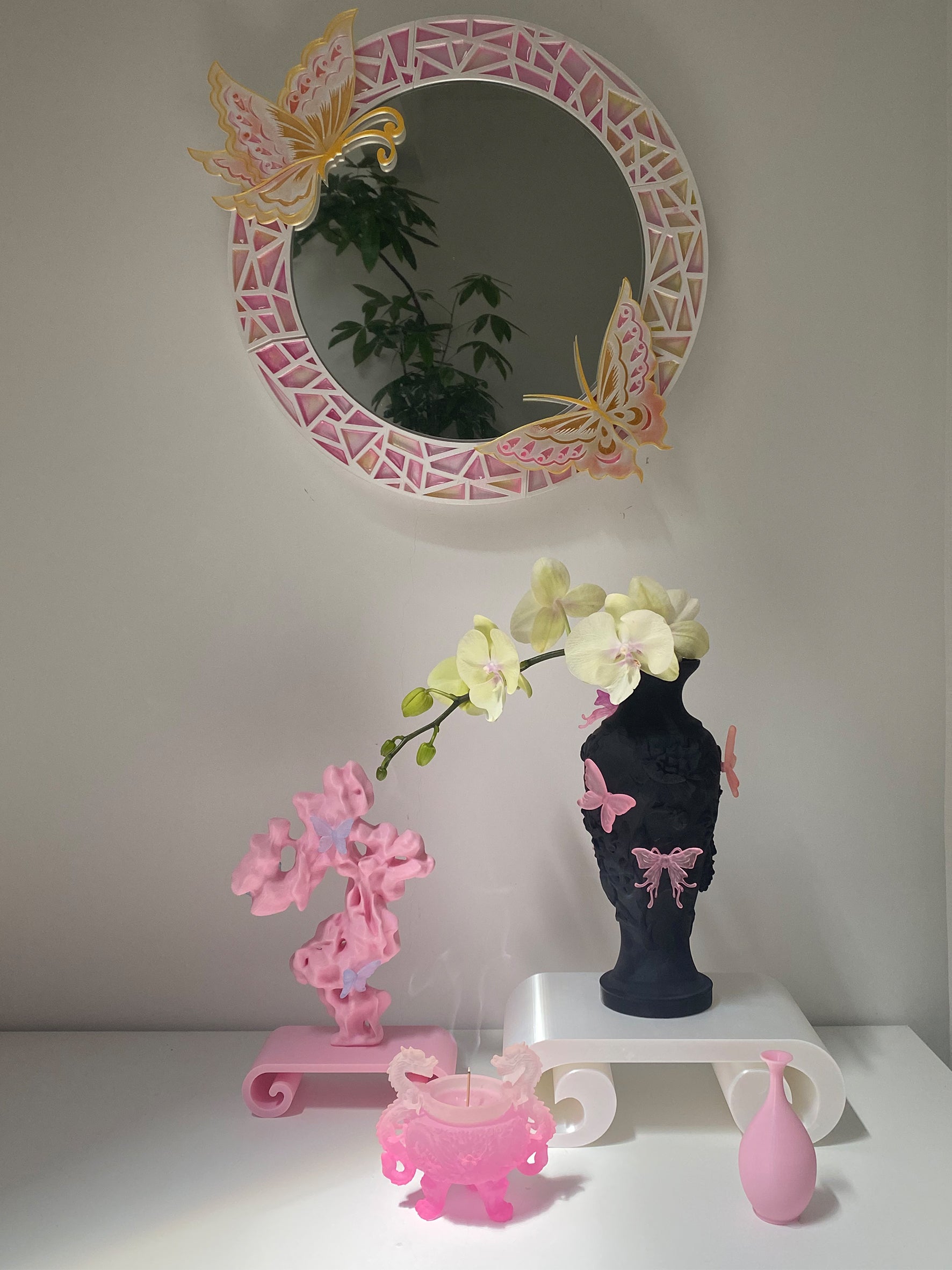 livarié flower Black Papillon Vif Vase  |  TROVE & TONE