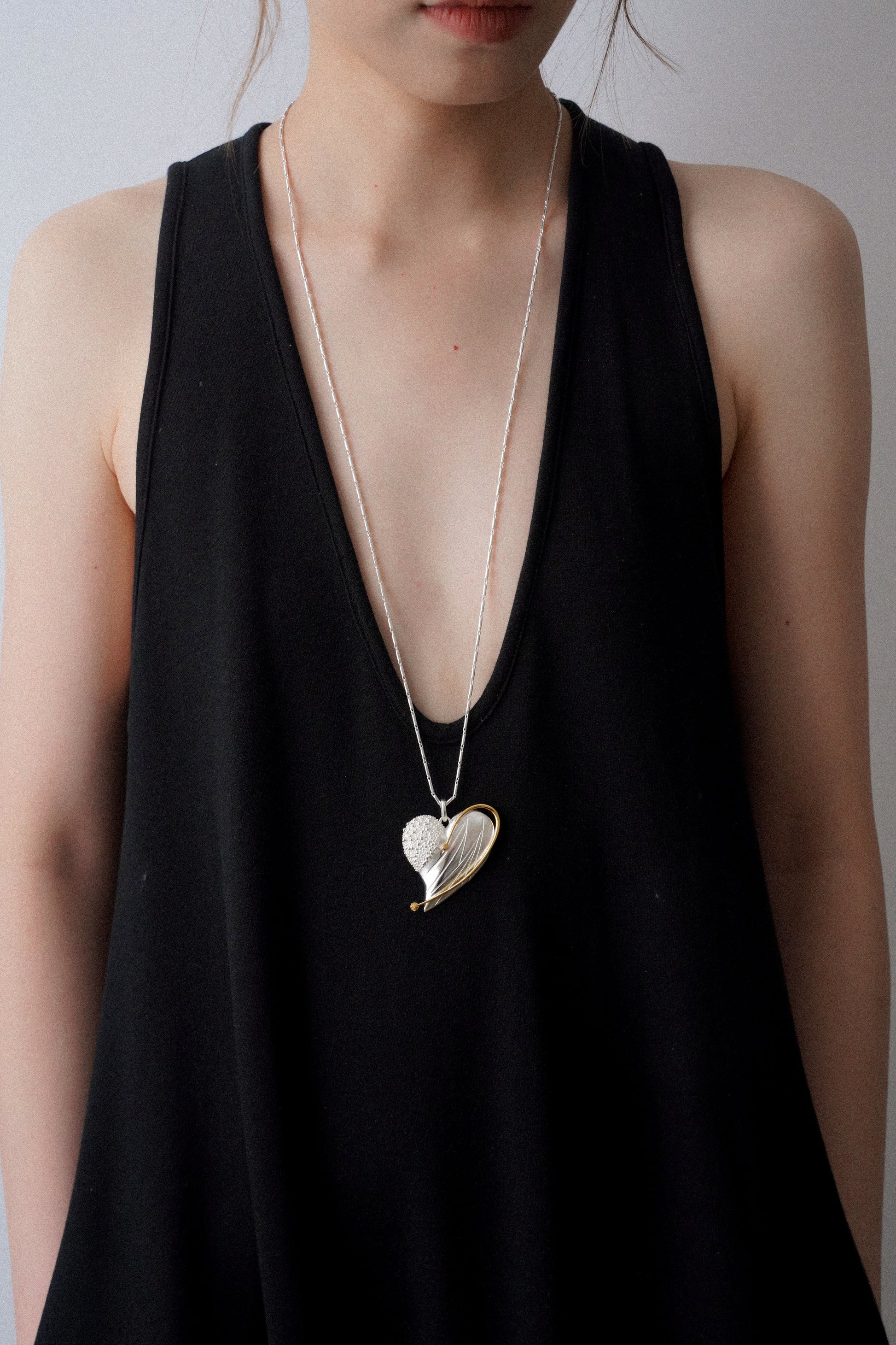 HEART-SHAPED LONG NECKLACE Necklace TROVE & TONE