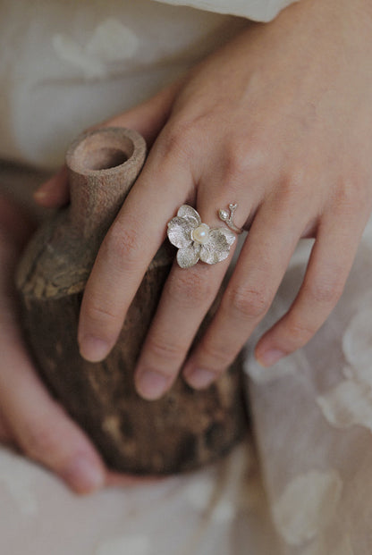 UNIGANCE.Z PHALAENOPSIS RING  |  TROVE & TONE