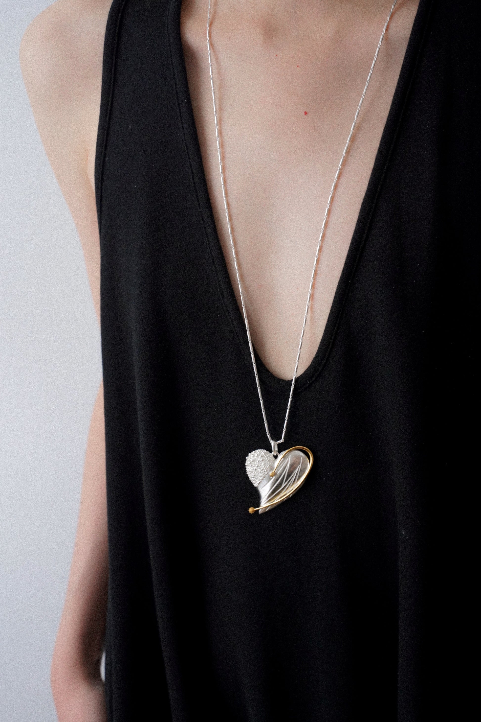 HEART-SHAPED LONG NECKLACE Necklace TROVE & TONE