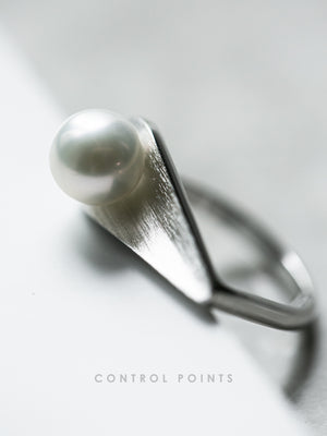 CONTROL POINTS FLOATING PEARL RING  |  TROVE & TONE