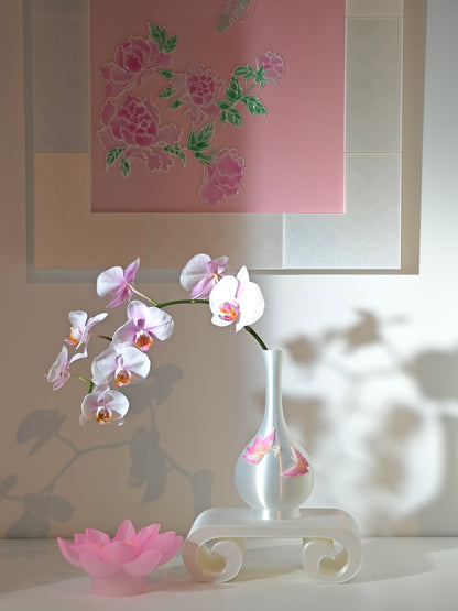 livarié flower Jade Drop Papillon Vase  |  TROVE & TONE
