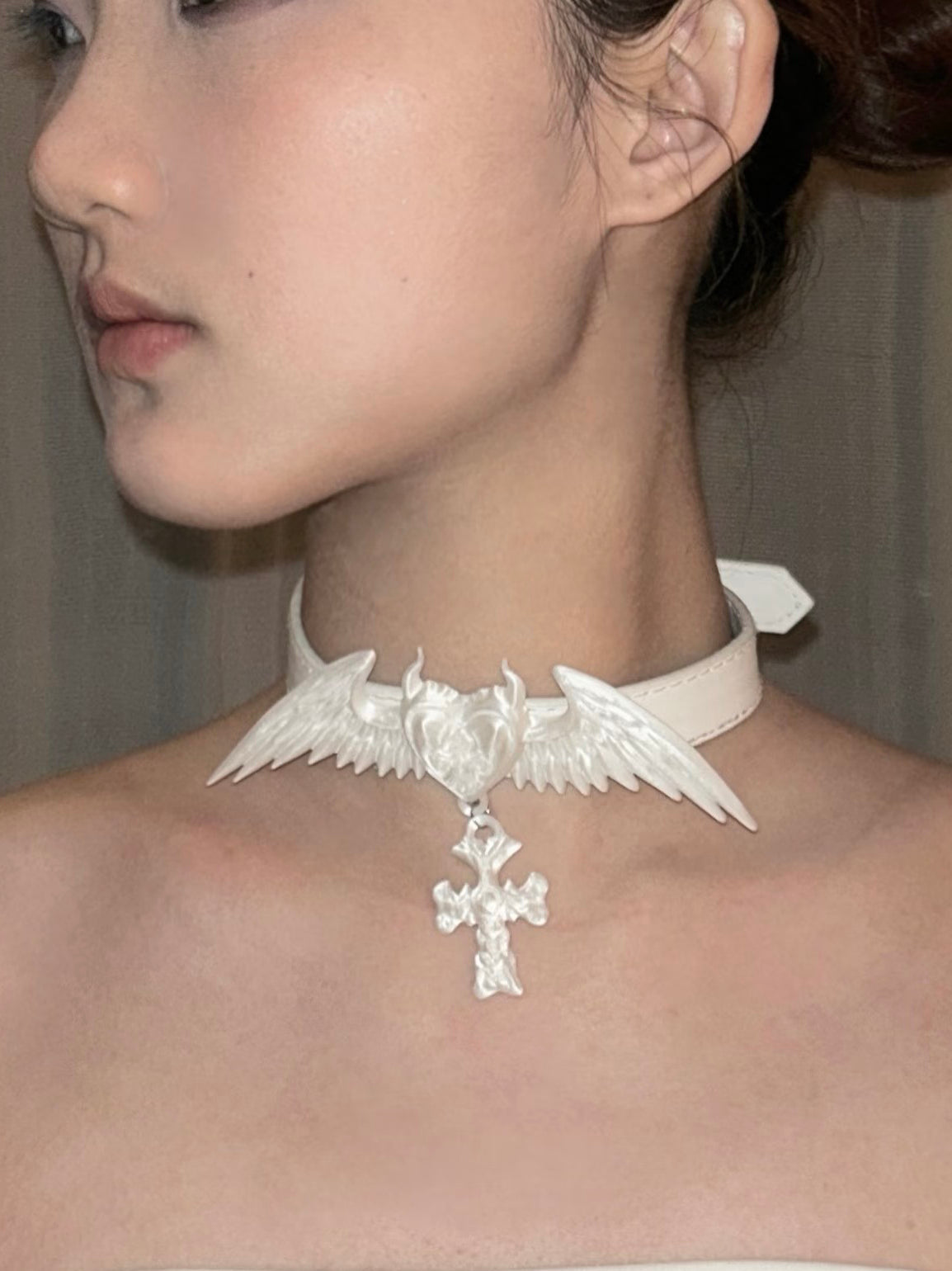 ANGEL CHOKER