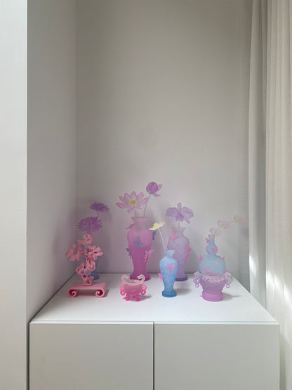 livarié flower Matte Pink Large Papillon Vif Vase  |  TROVE & TONE
