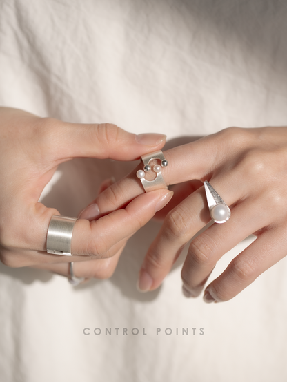 CONTROL POINTS BUBBLE PEARL RING  |  TROVE & TONE