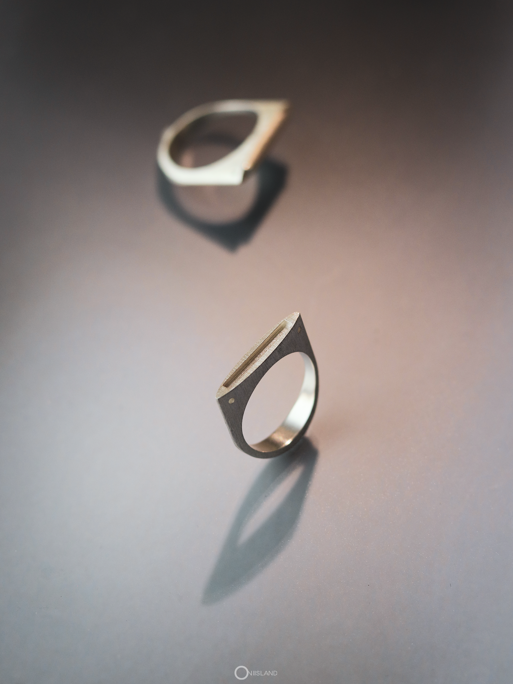  ON IISLAND CAPSULE COUPLE RING - CONCAVE |  TROVE & TONE