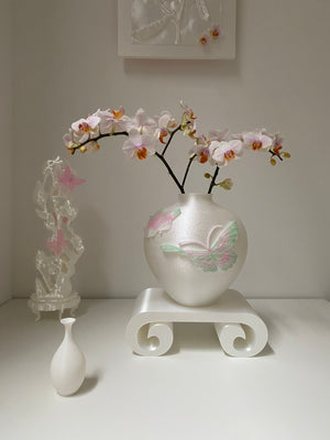 livarié flower White Dream Papillon Vase  |  TROVE & TONE