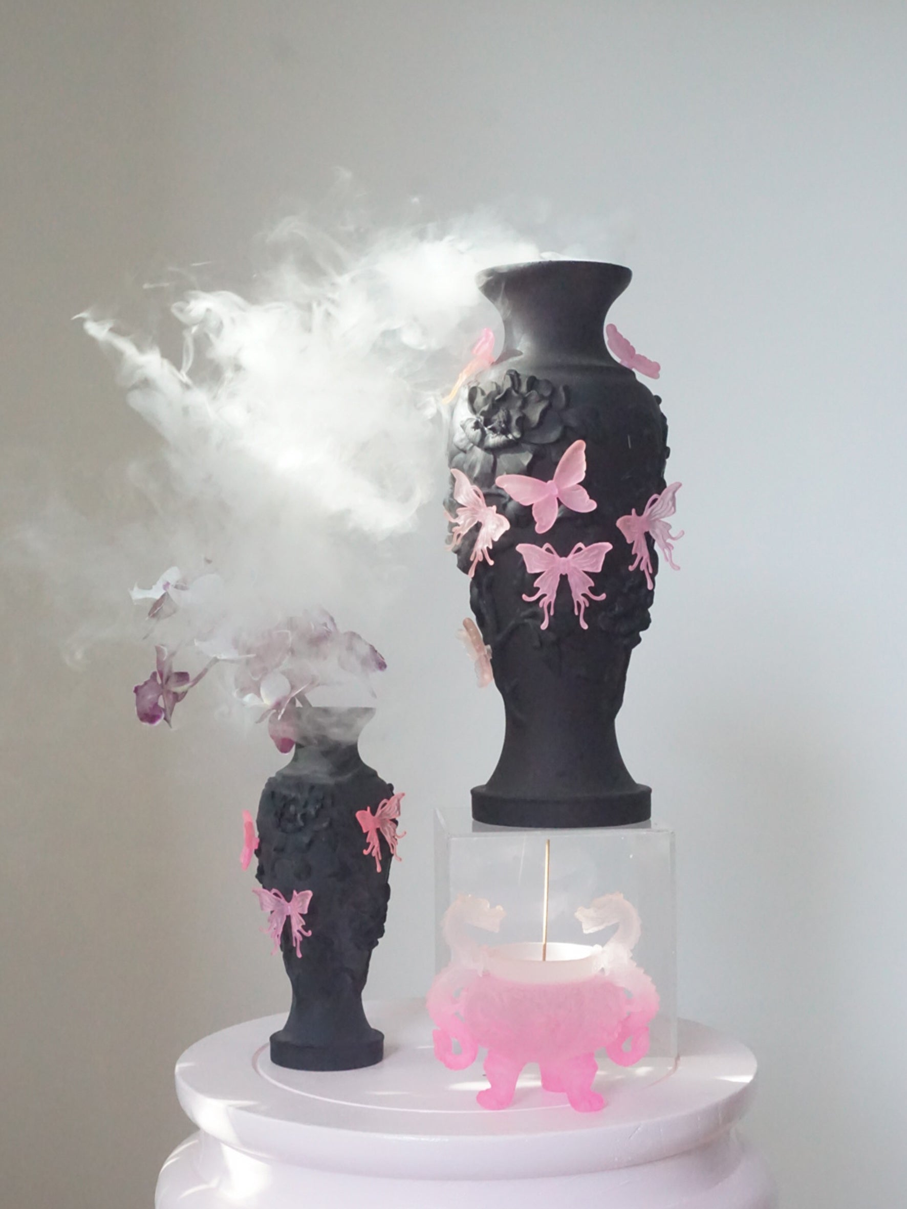 livarié flower Black Papillon Vif Vase  |  TROVE & TONE