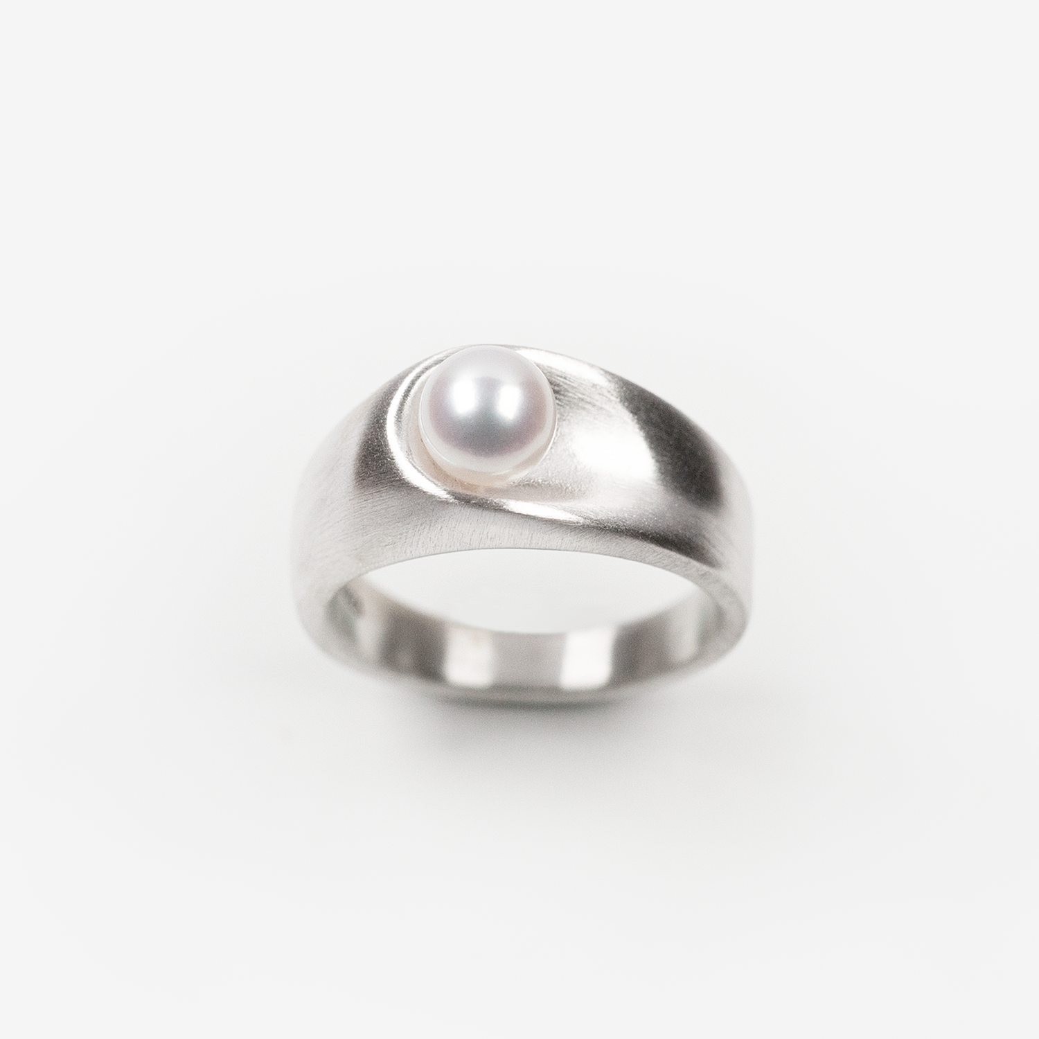 CONTROL POINTS COVE PEARL RING  |  TROVE & TONE