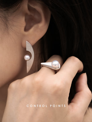 CONTROL POINTS FLOATING PEARL RING  |  TROVE & TONE