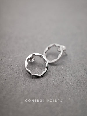 CONTROL POINTS MINIMALIST WAVE OPEN STUDS  |  TROVE & TONE