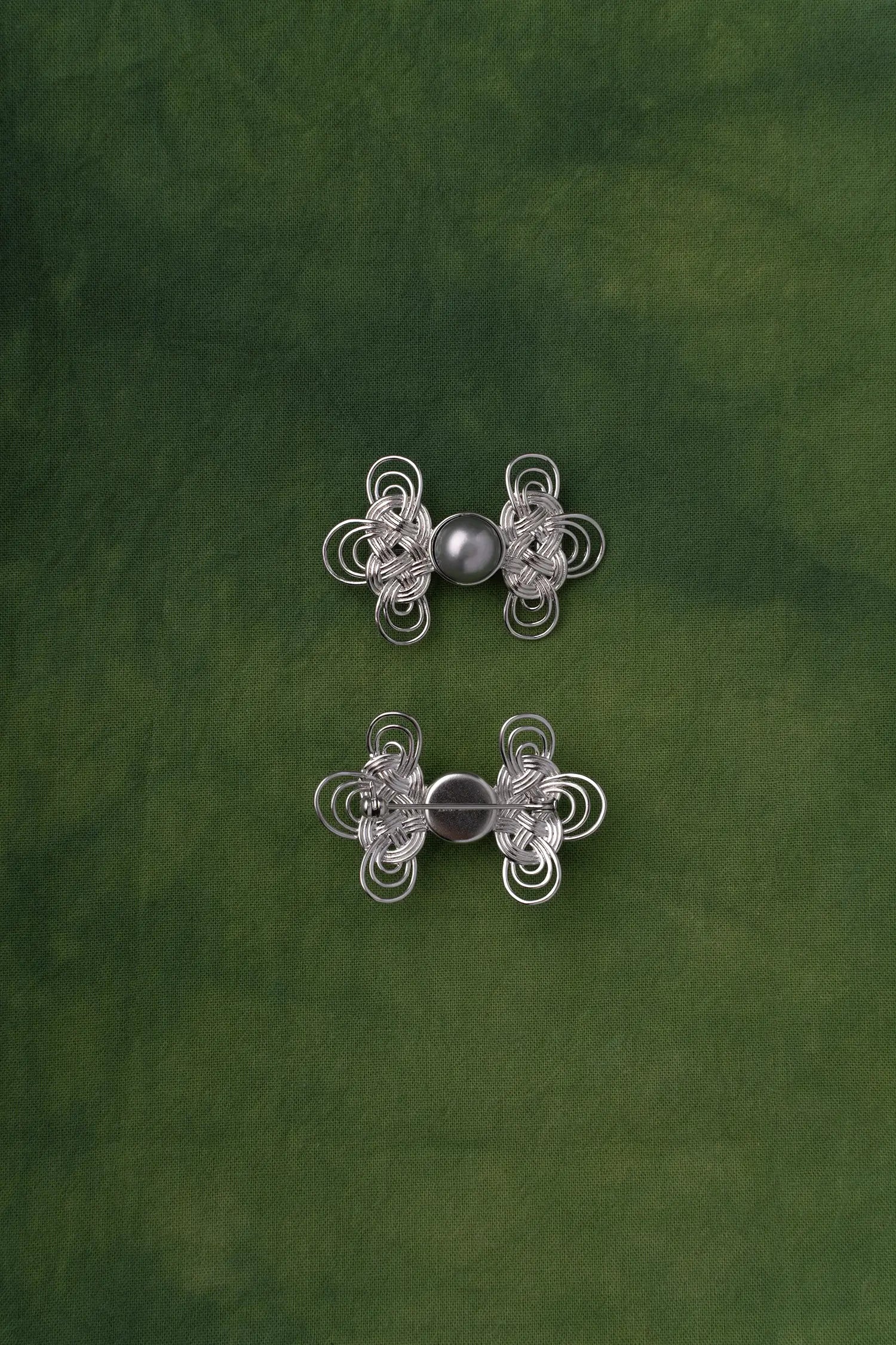  WANYEE CRAFT WOVEN LUCKY CLOUD KNOT PEARL BROOCH |  TROVE & TONE