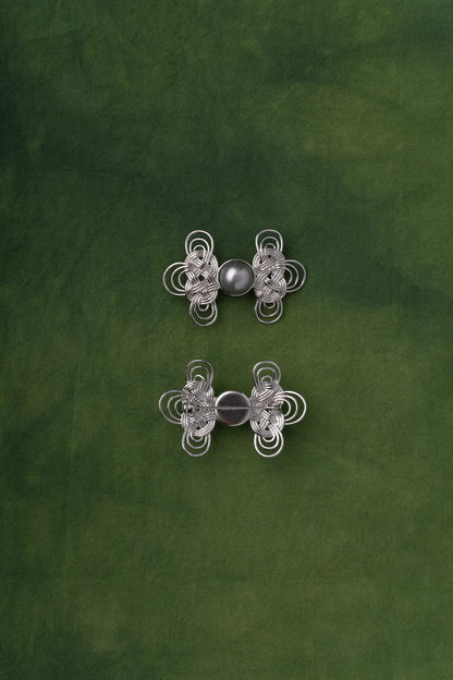  WANYEE CRAFT WOVEN LUCKY CLOUD KNOT PEARL BROOCH |  TROVE & TONE