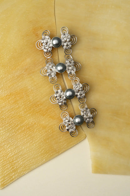  WANYEE CRAFT WOVEN LUCKY CLOUD KNOT PEARL BROOCH |  TROVE & TONE