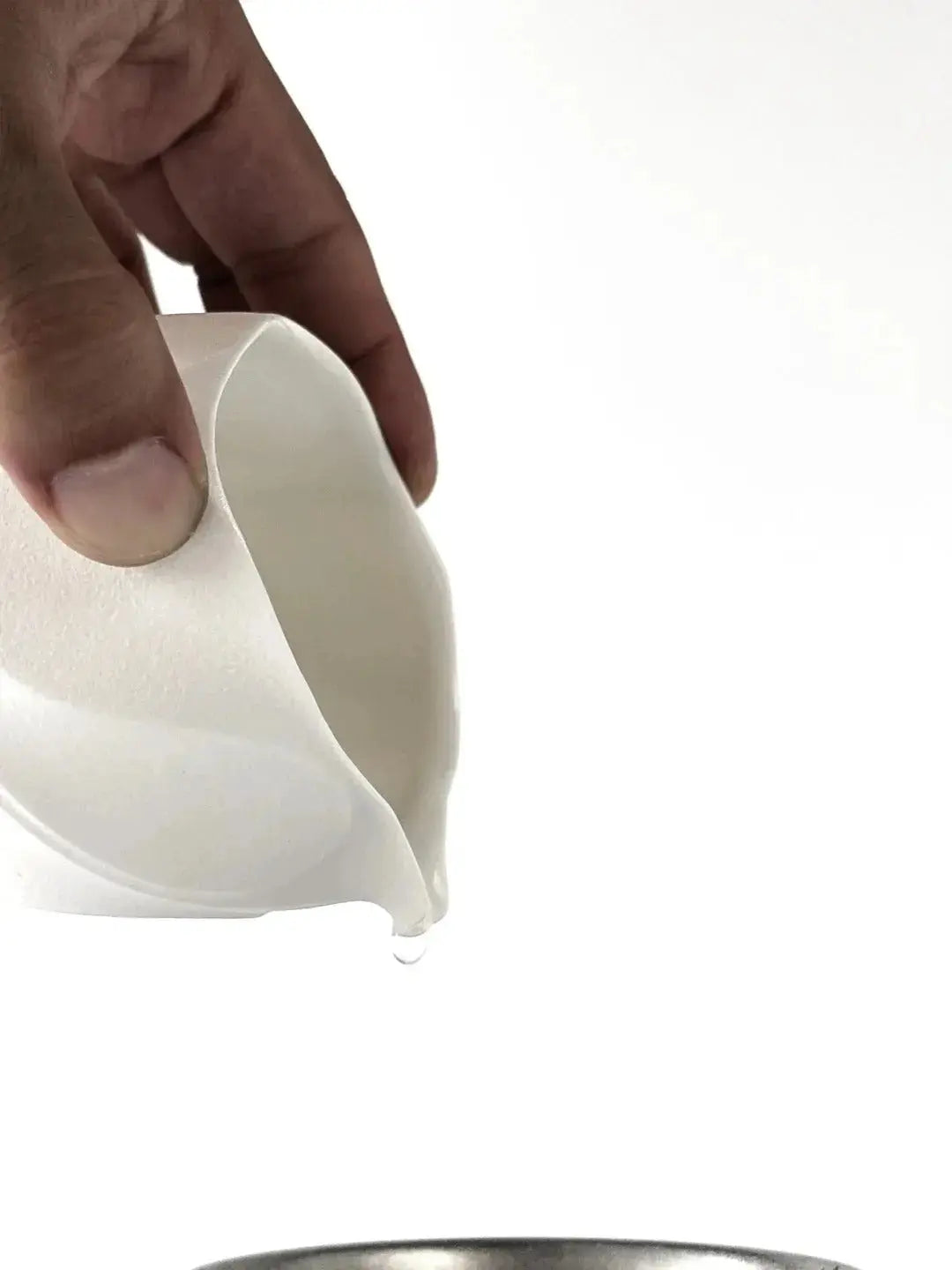  StudioRan CURVE 05 CERAMIC TEA PITCHER |  TROVE & TONE