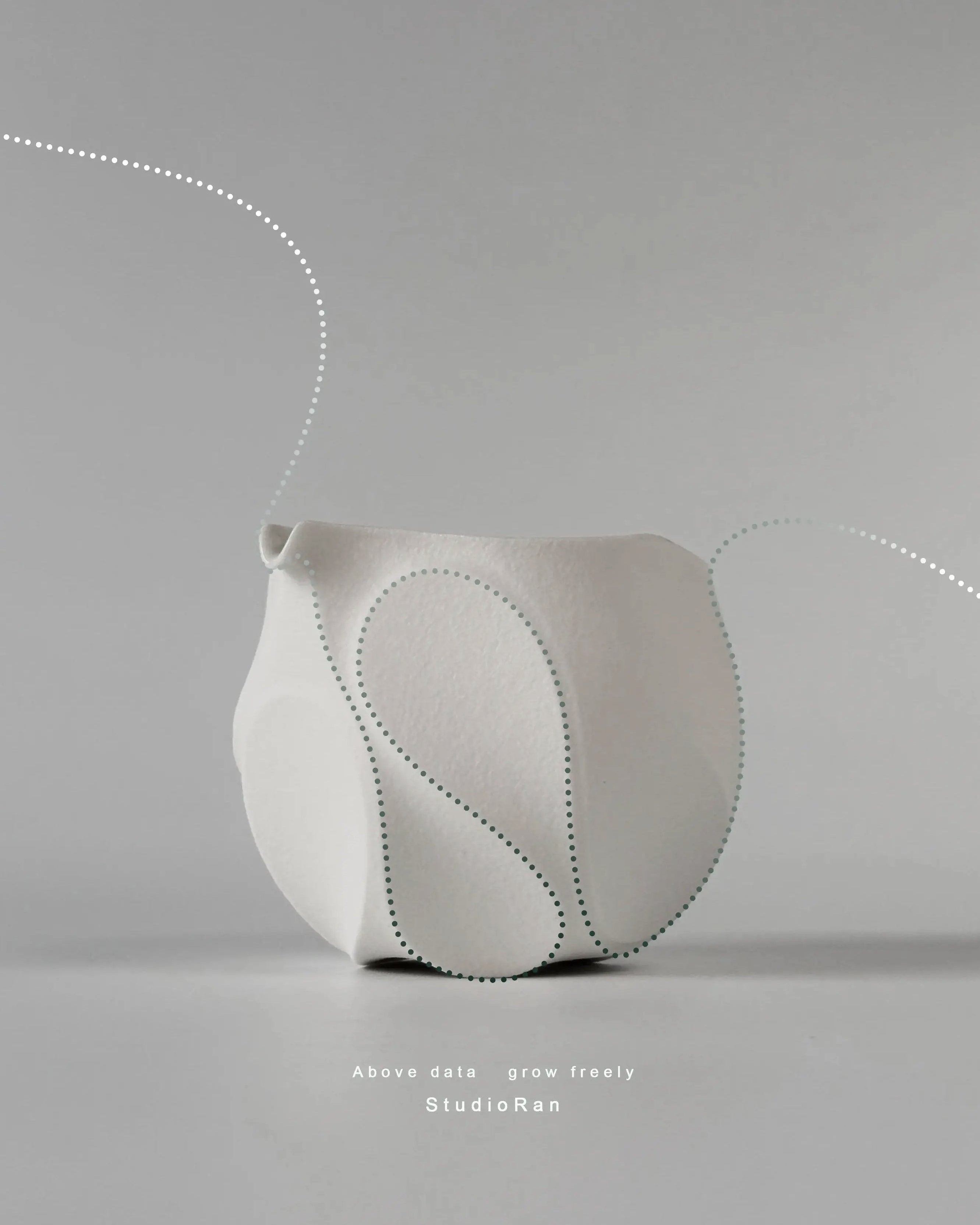  StudioRan CURVE 05 CERAMIC TEA PITCHER |  TROVE & TONE