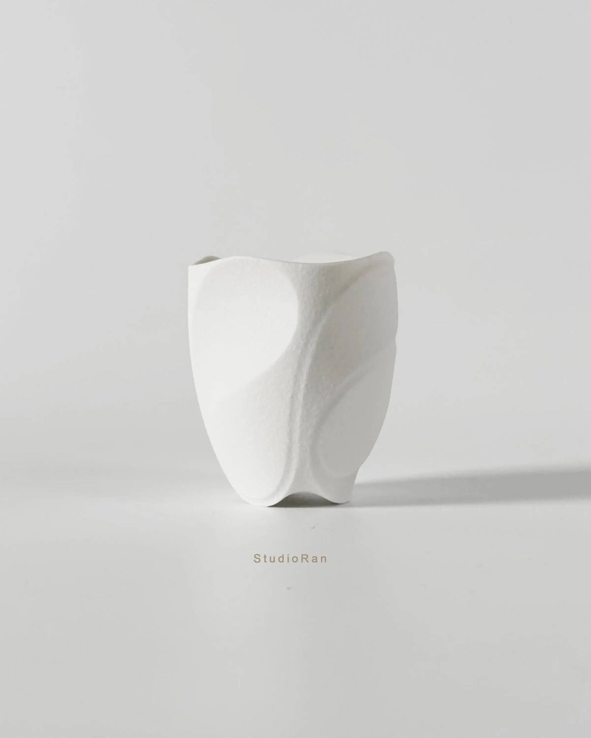  StudioRan CURVE 02 CERAMIC SMALL TEA CUP |  TROVE & TONE