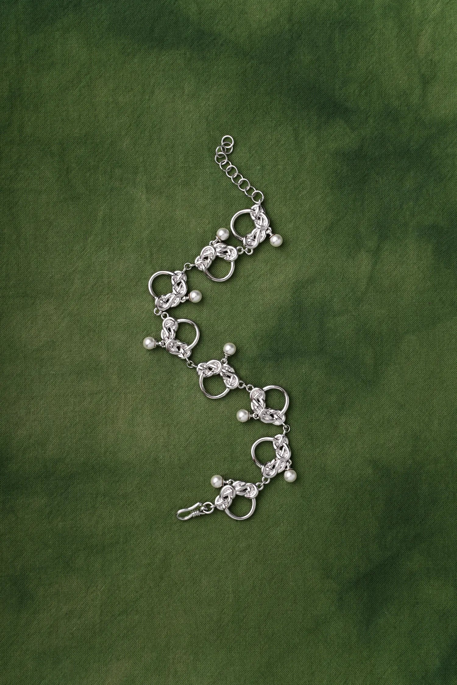  WANYEE CRAFT INTERLOCKING DOUBLE COIN KNOT PEARL BRACELET |  TROVE & TONE