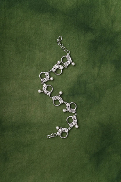  WANYEE CRAFT INTERLOCKING DOUBLE COIN KNOT PEARL BRACELET |  TROVE & TONE