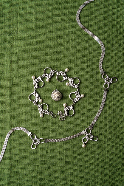  WANYEE CRAFT INTERLOCKING DOUBLE COIN KNOT PEARL BRACELET |  TROVE & TONE