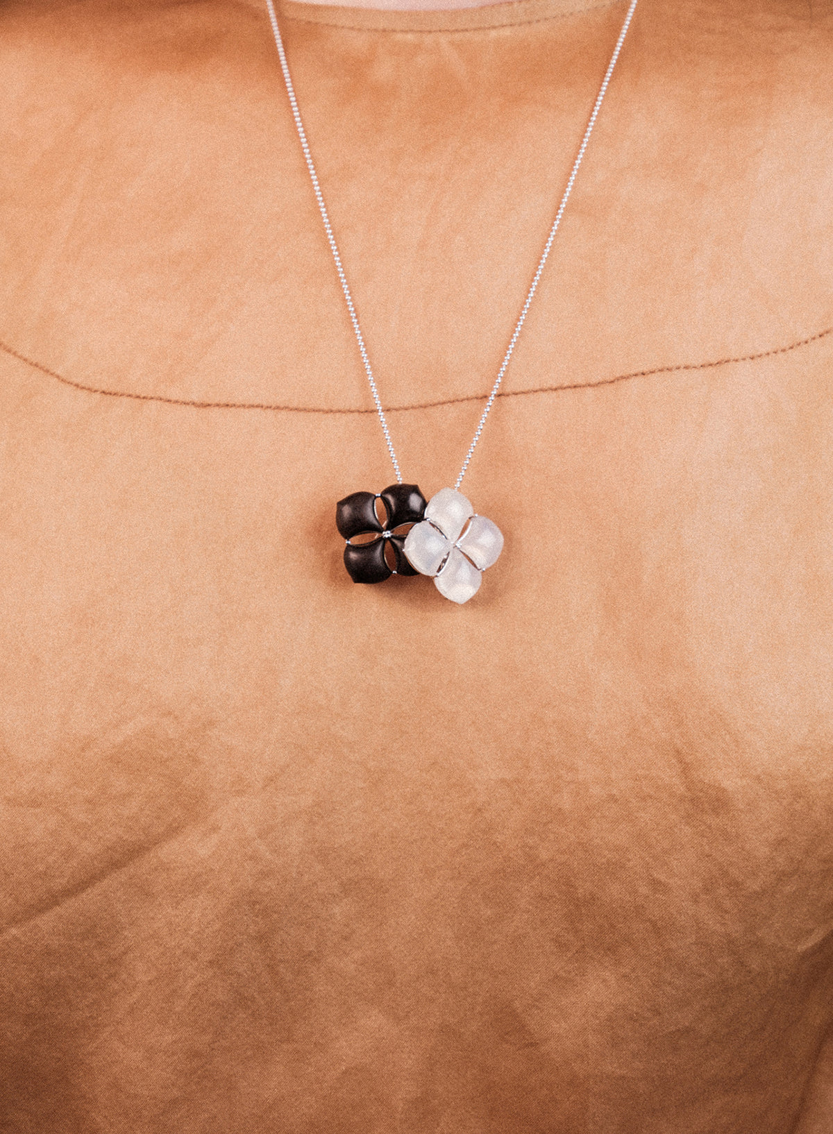 BAOXIANG FLOWER STANDALONE PENDANT