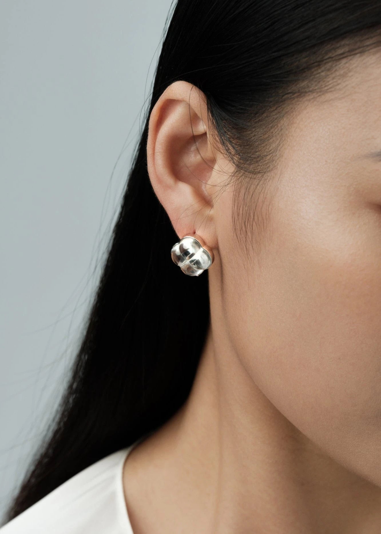  AESTH & UTIL ETERNAL KNOT CLEAR CRYSTAL STUDS |  TROVE & TONE