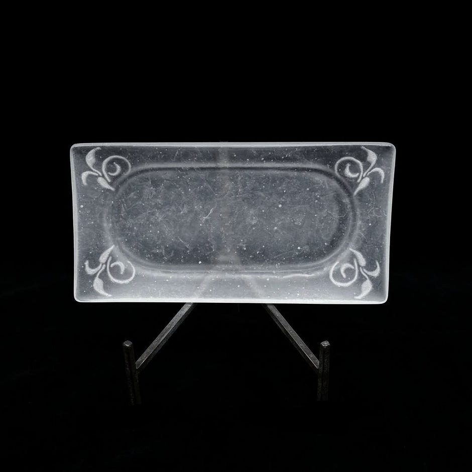  guAi Studio FROSTED GLASS PATE DE VERRE FOOTED PLATE |  TROVE & TONE