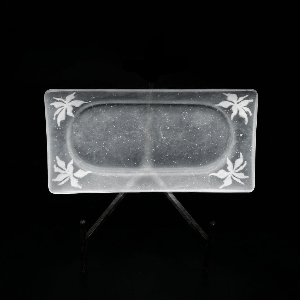  guAi Studio FROSTED GLASS PATE DE VERRE FOOTED PLATE |  TROVE & TONE