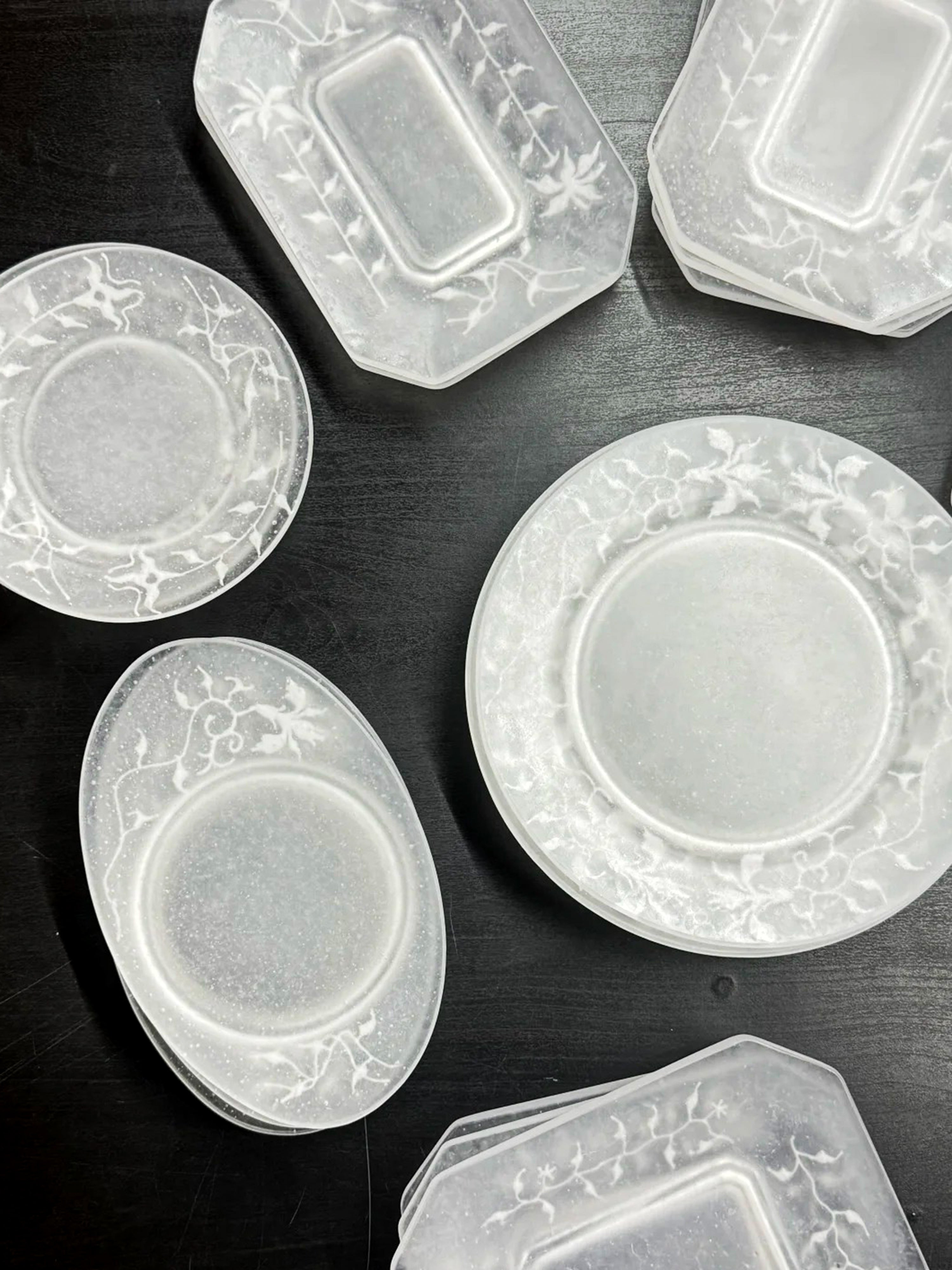  guAi Studio FROSTED GLASS PATE DE VERRE OVAL TRAY |  TROVE & TONE