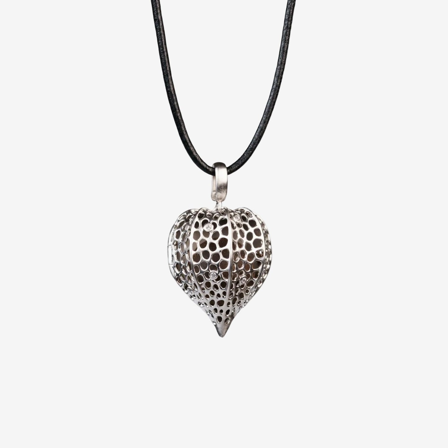  AESTH & UTIL GOLDEN BERRY OPENABLE FRAGRANCE NECKLACE |  TROVE & TONE