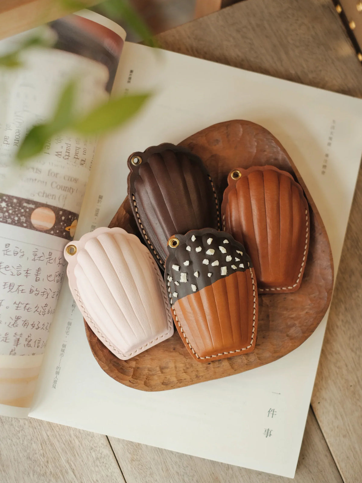  ChengTian HANDMADE LEATHER MADELEINE CHARM & FOB CASE |  TROVE & TONE