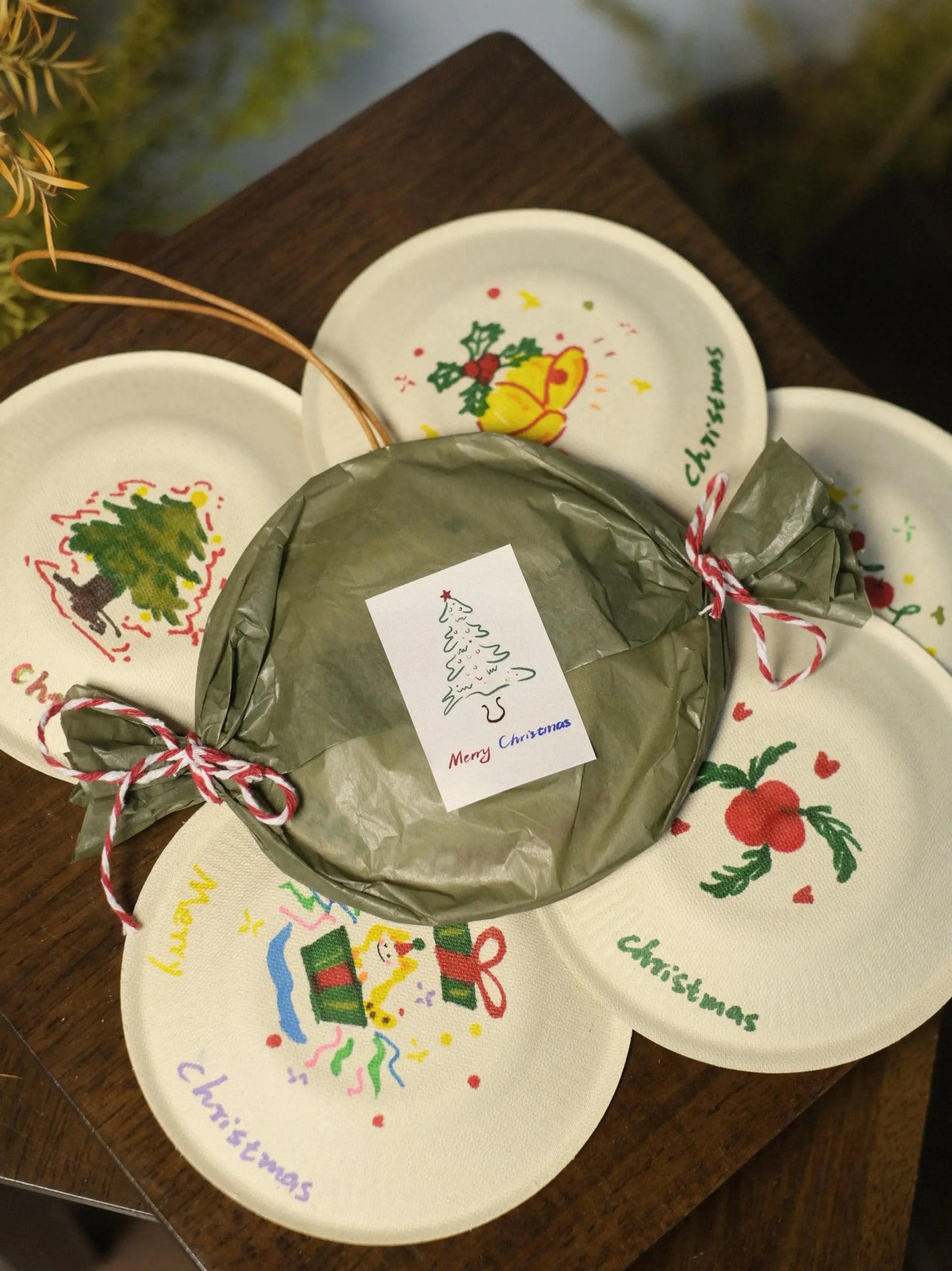  ChengTian HANDMADE LEATHER MISTLETOE CHARM |  TROVE & TONE