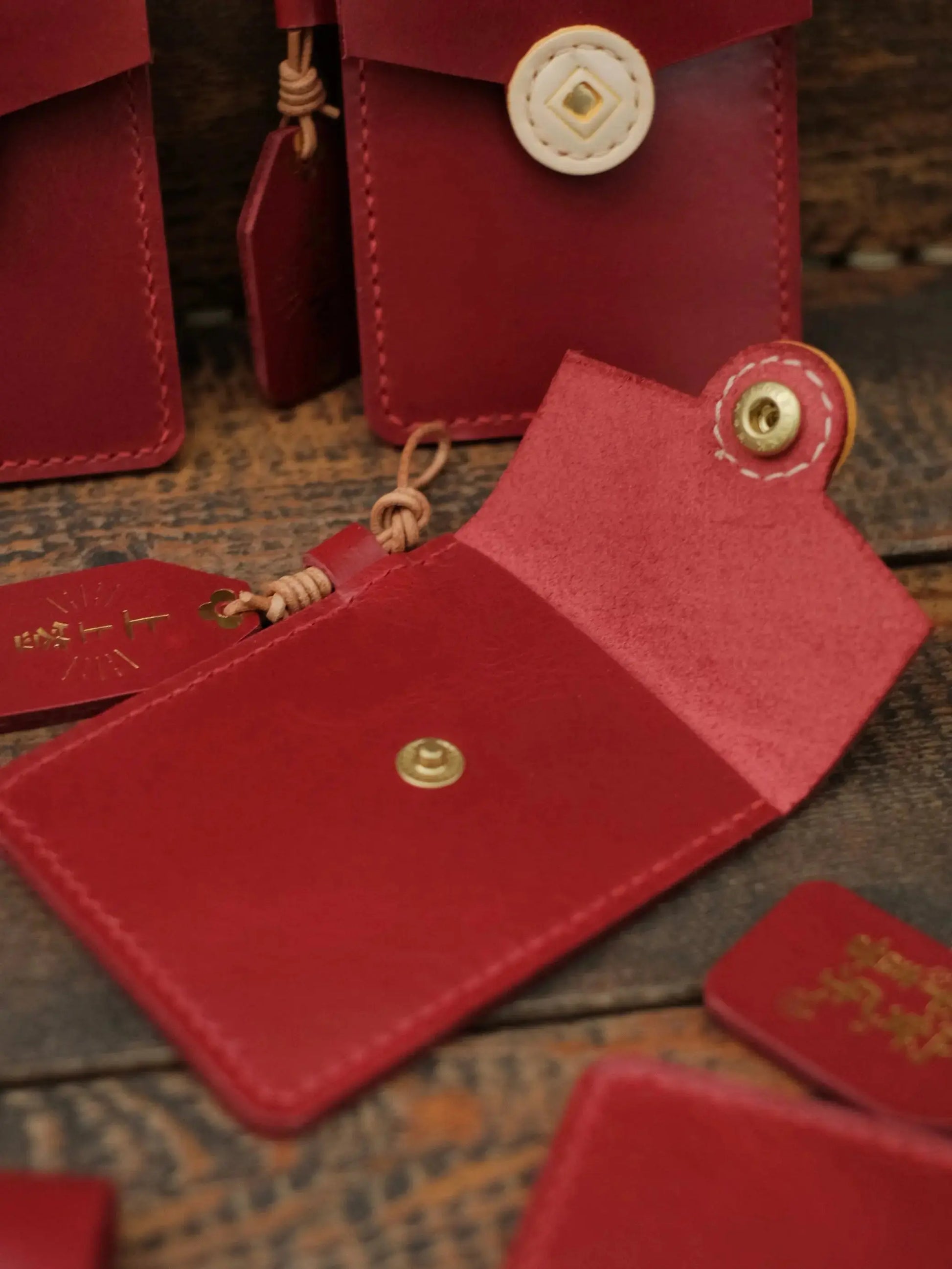  ChengTian HANDMADE LEATHER RED PACKET CARD HOLDER |  TROVE & TONE