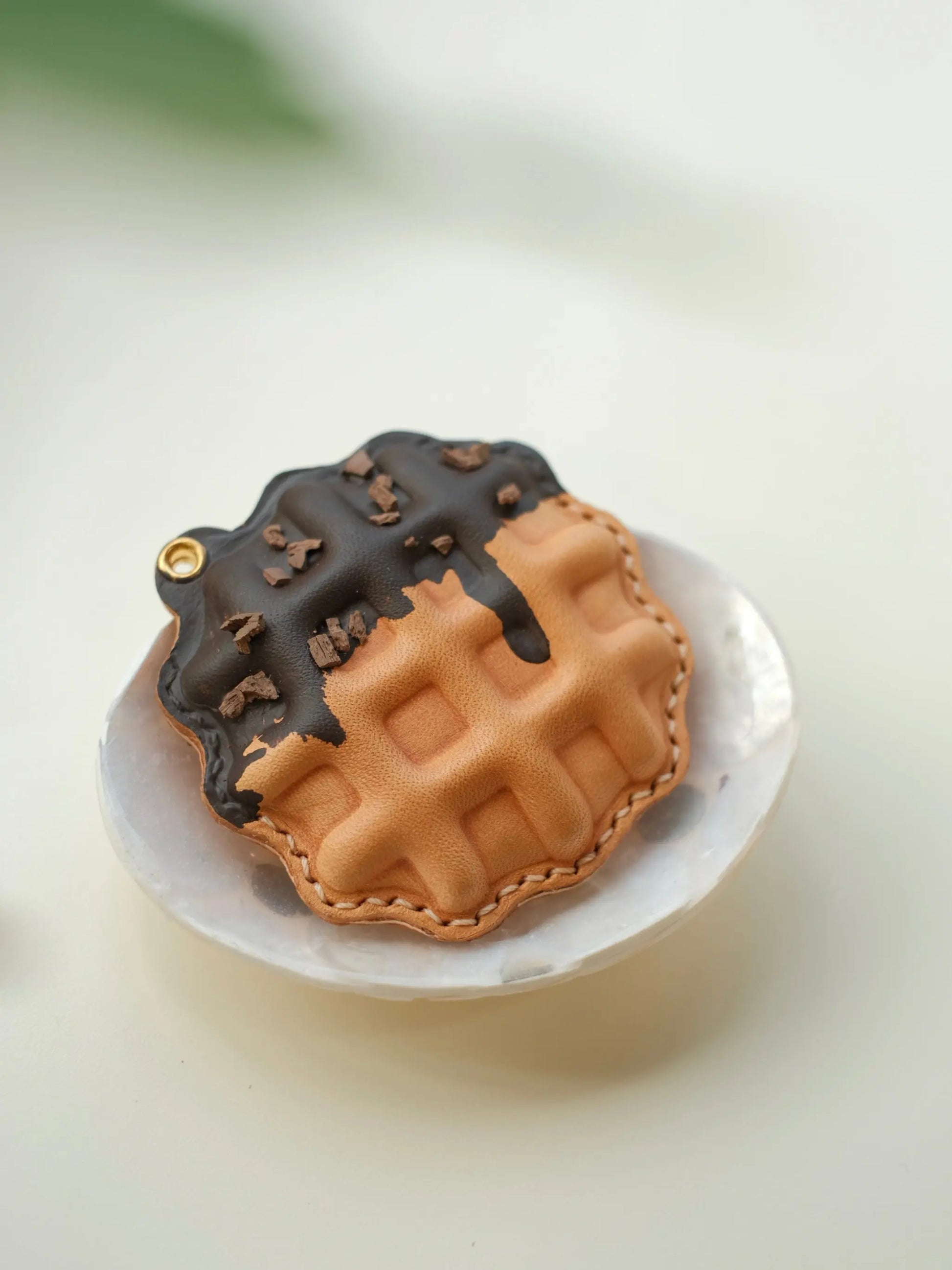  ChengTian HANDMADE LEATHER WAFFLE CHARM & FOB CASE |  TROVE & TONE
