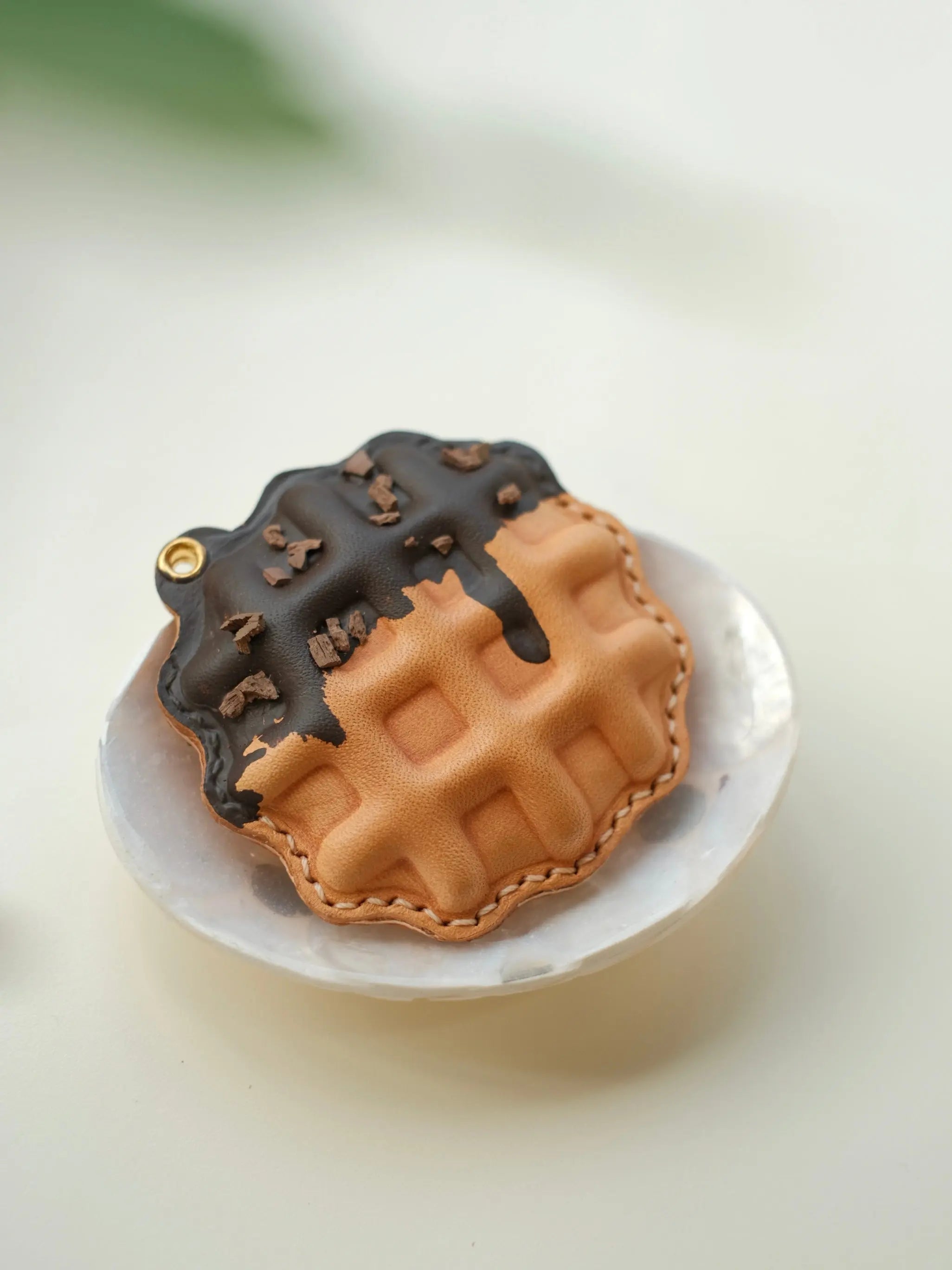  ChengTian HANDMADE LEATHER WAFFLE CHARM & FOB CASE |  TROVE & TONE