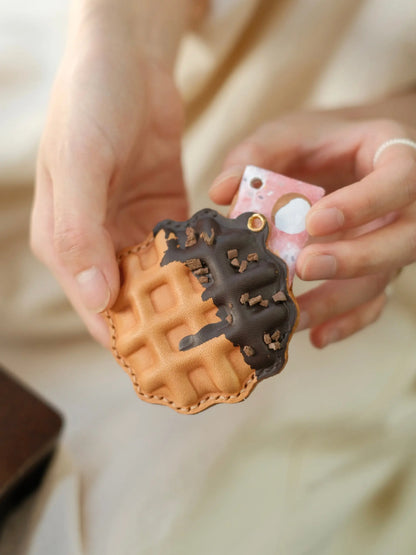  ChengTian HANDMADE LEATHER WAFFLE CHARM & FOB CASE |  TROVE & TONE