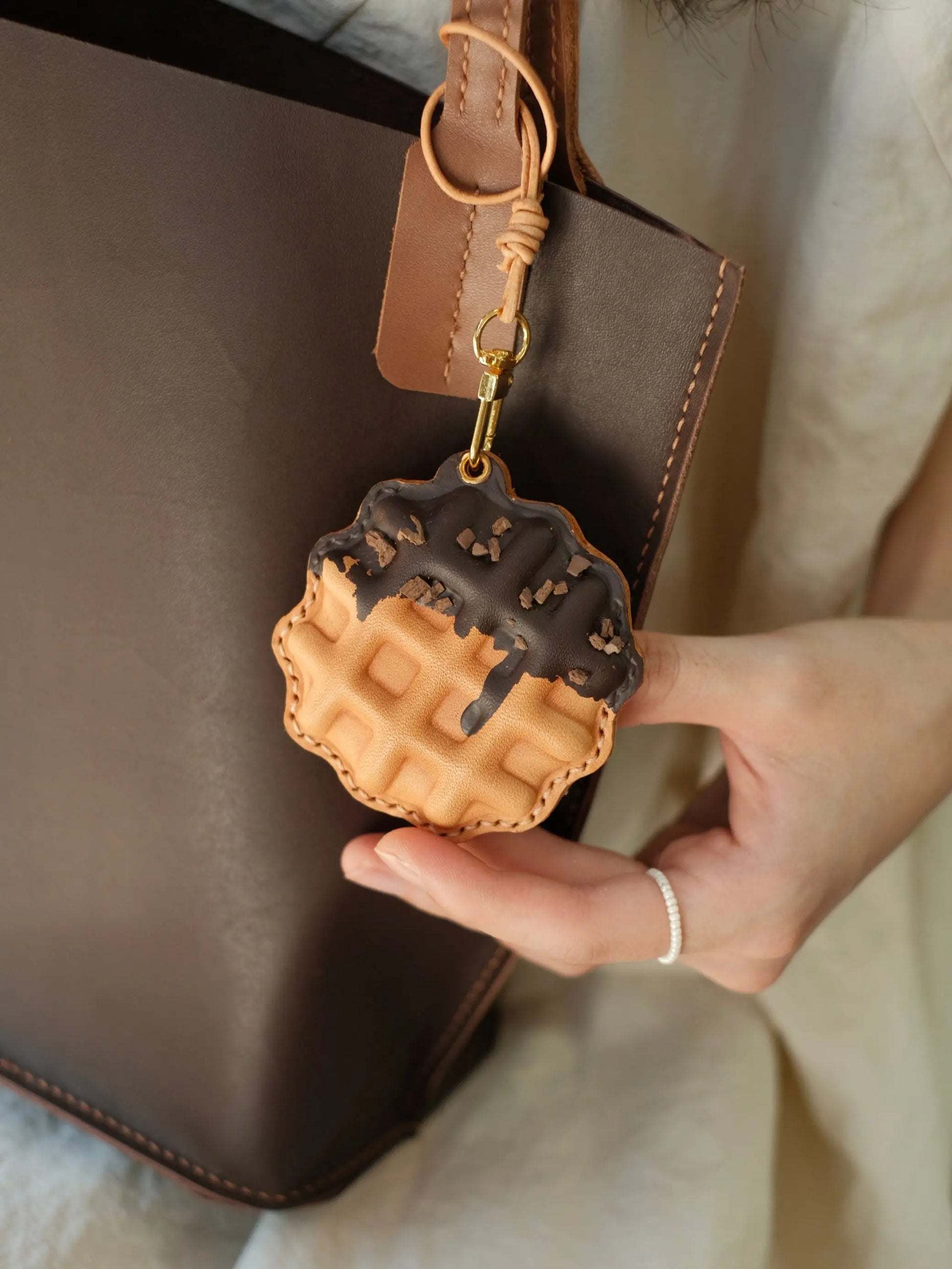  ChengTian HANDMADE LEATHER WAFFLE CHARM & FOB CASE |  TROVE & TONE