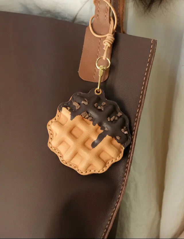  ChengTian HANDMADE LEATHER WAFFLE CHARM & FOB CASE |  TROVE & TONE