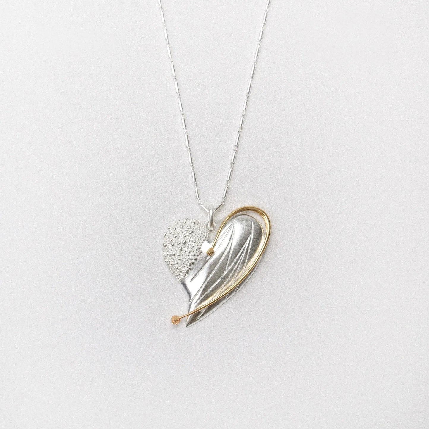 HEART-SHAPED LONG NECKLACE