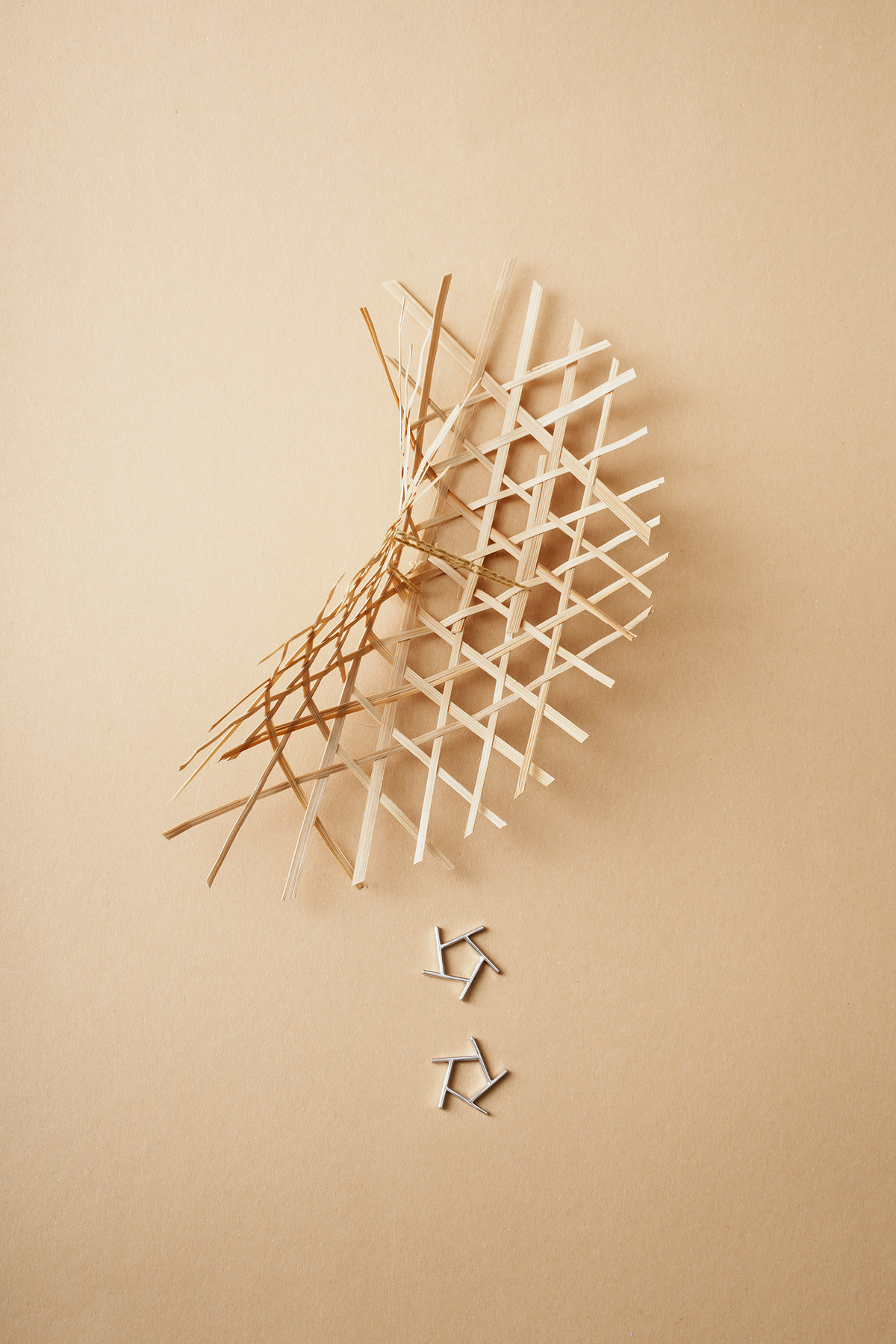  WANYEE CRAFT ICE CRACKLE LINEAR STAR STUDS |  TROVE & TONE