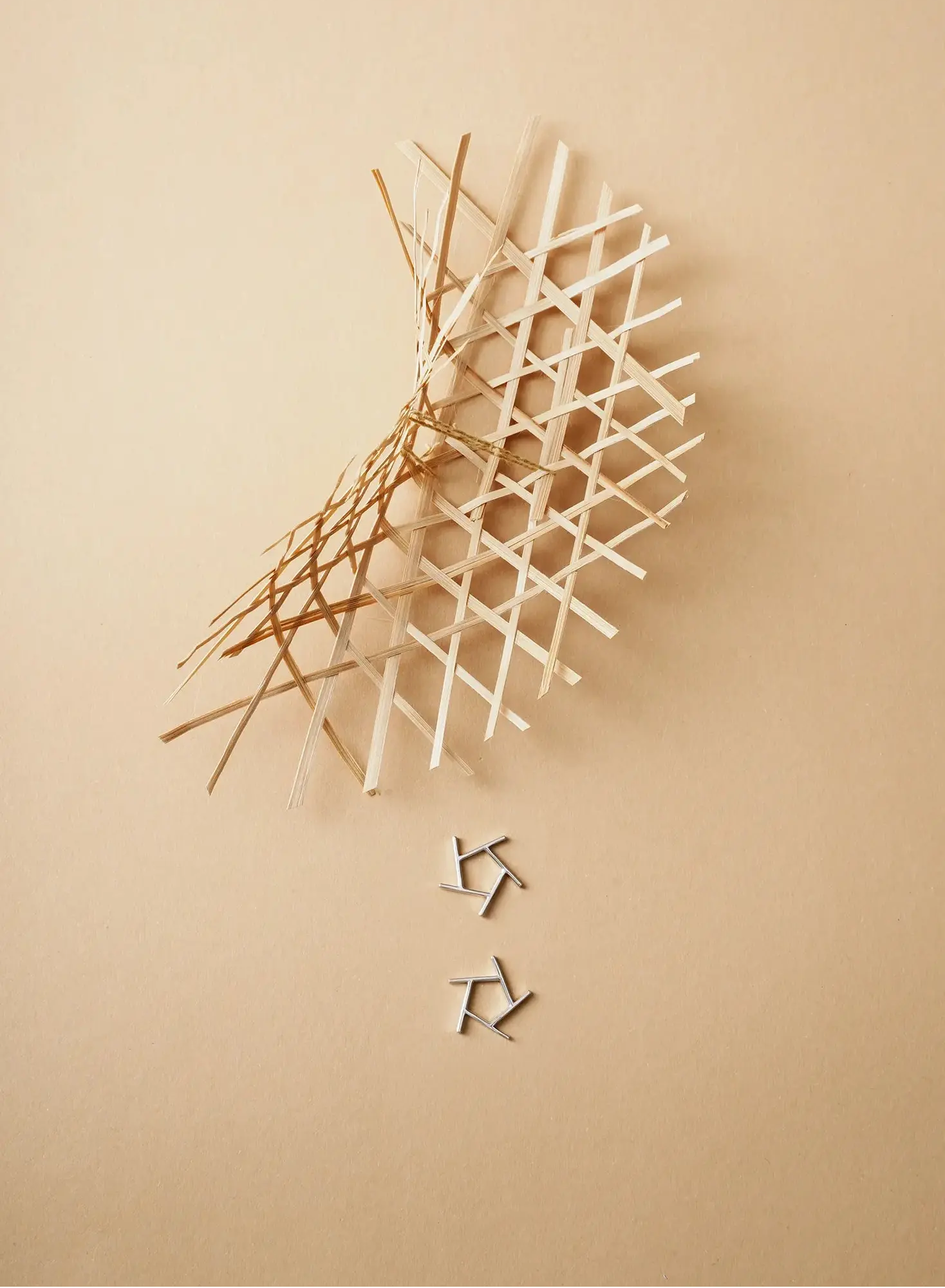  WANYEE CRAFT ICE CRACKLE LINEAR STAR STUDS |  TROVE & TONE