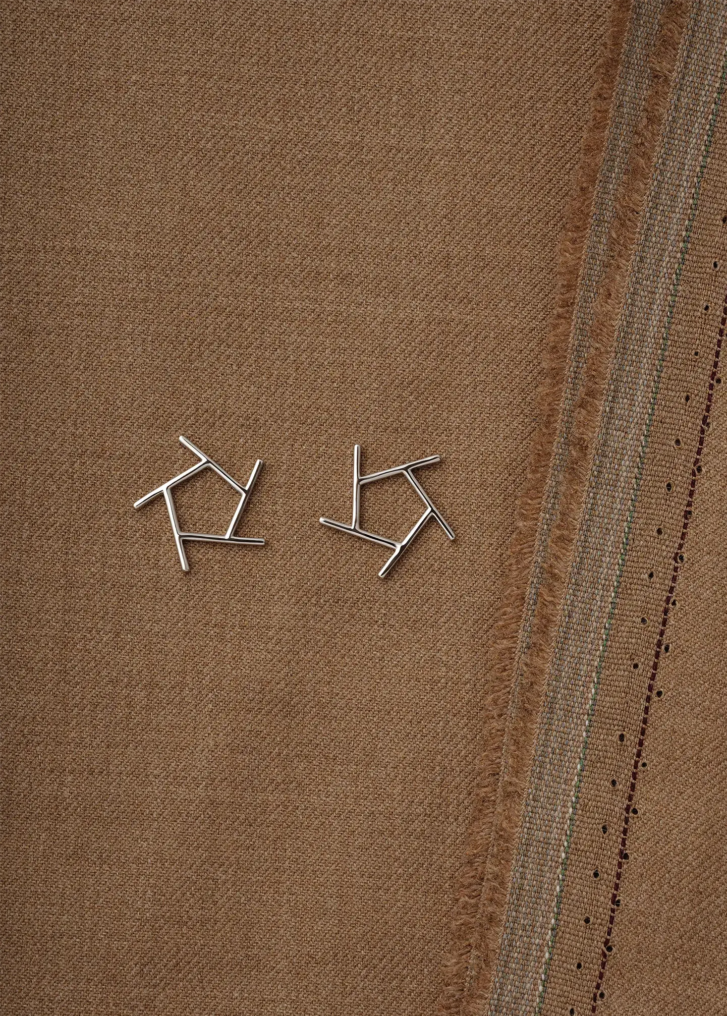  WANYEE CRAFT ICE CRACKLE LINEAR STAR STUDS |  TROVE & TONE