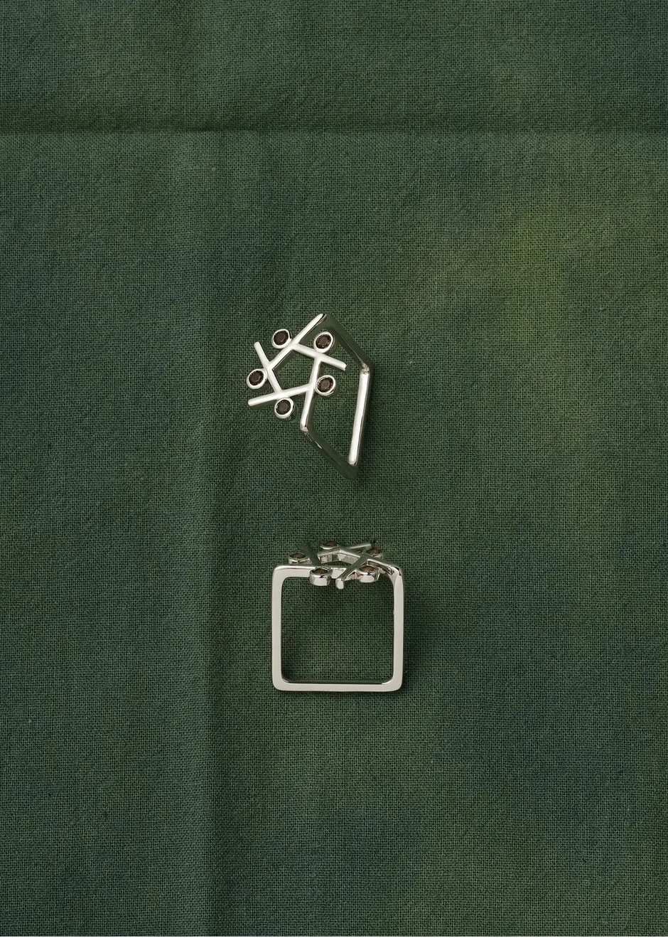  WANYEE CRAFT ICE CRACKLE LINEAR STAR SQUARE RING |  TROVE & TONE